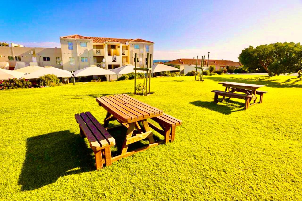 Hermanus Beach Club Apt 186 & 208 Appartement Buitenkant foto